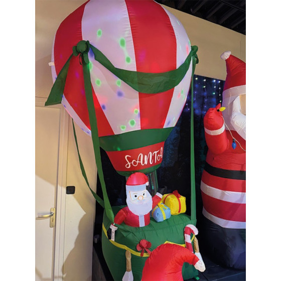 Balão insuflável com pai natal