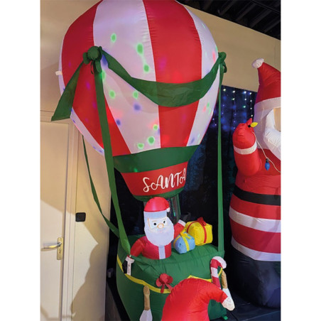 Balão insuflável com pai natal